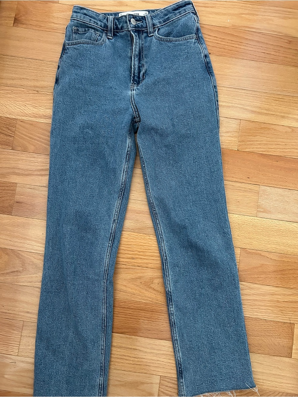 Hollister High-Rise Straight Jeans in Medium Blue Wash